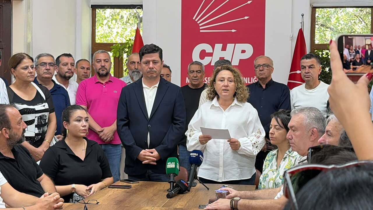 CHP Menteşe İlçe Başkanlığı Boşaltıldı, Yeni Binaya Geçildi 5